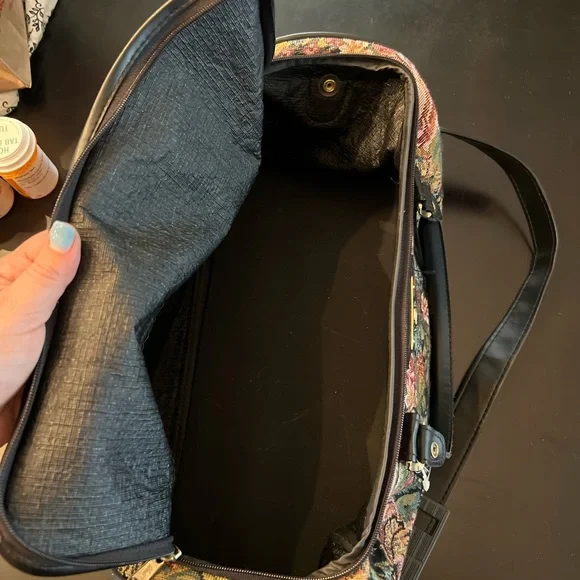 Medium size tapestry luggage, carry-on with strap never used some wear - Picture 10 of 15